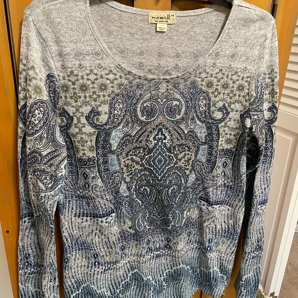ONE WORLD Long sleeve top women's Size M - Picture 4 of 7